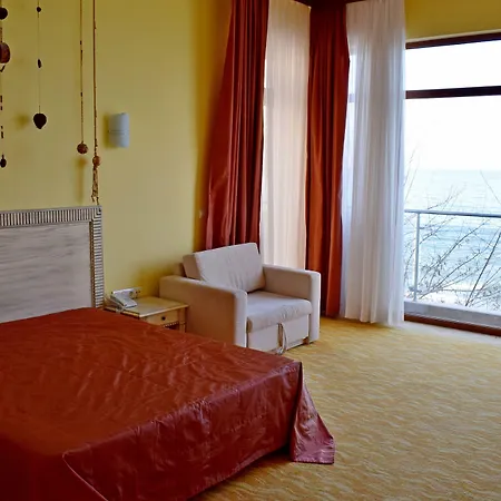 Отель Brigantina