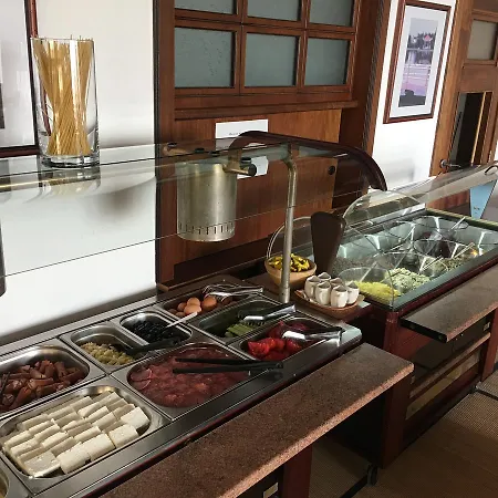 Brigantina Отель